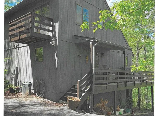 159 Richmon Rd, Basye, VA 22810