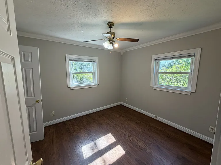 384 Pioneer Rd — Photo 9