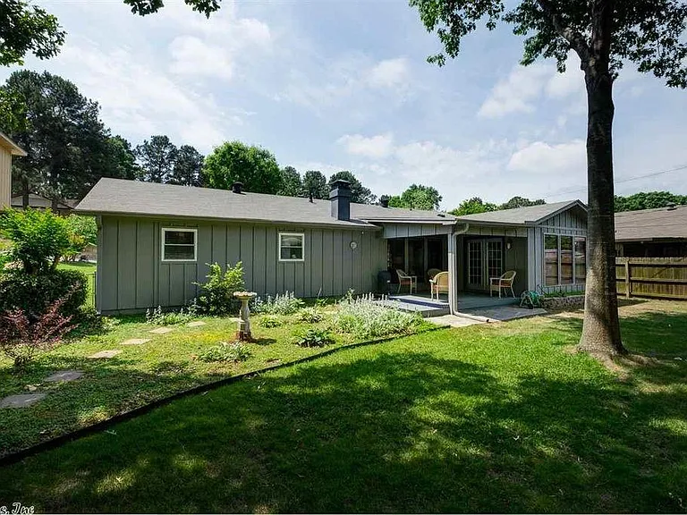 Nice low maintenance backyard