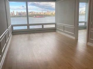 9 Somerset Ln #319, Edgewater, NJ 07020