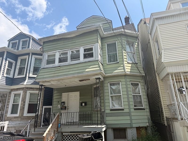 2nd image of 202 Ellis Ave