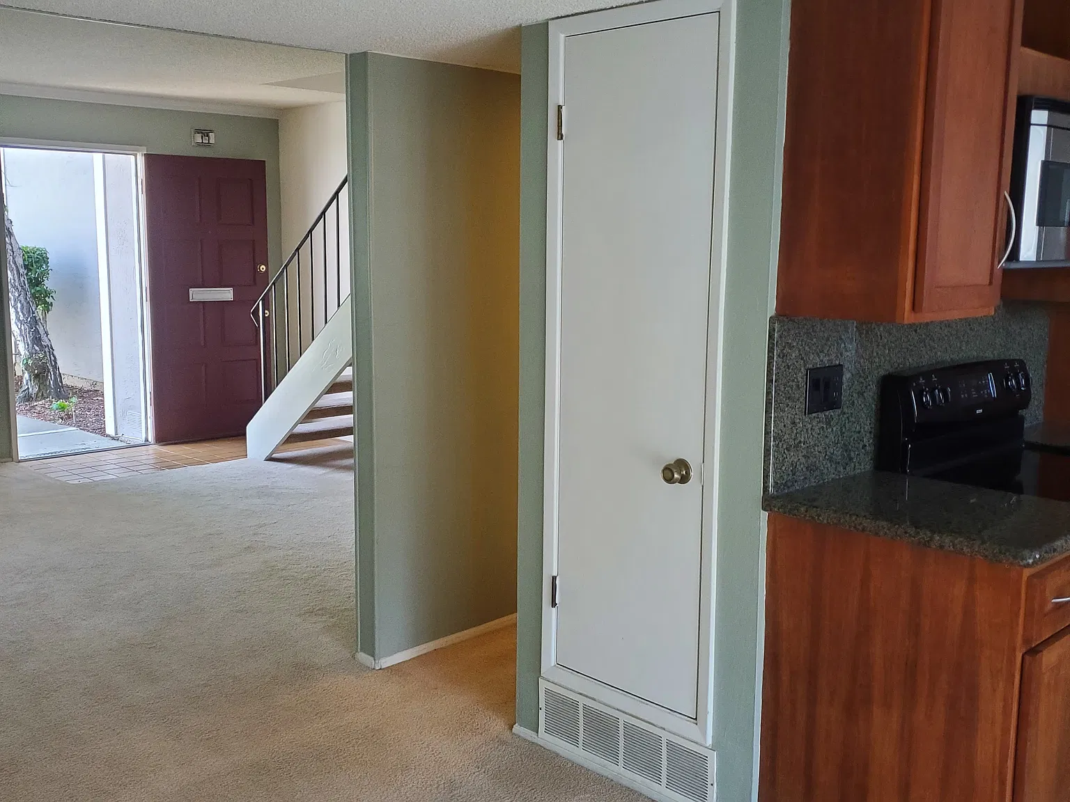 2 bed, 1.5 bath, 1000 sqft, $2,500 — Photo 4