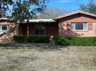 2002 Avenue E, Hondo, TX 78861