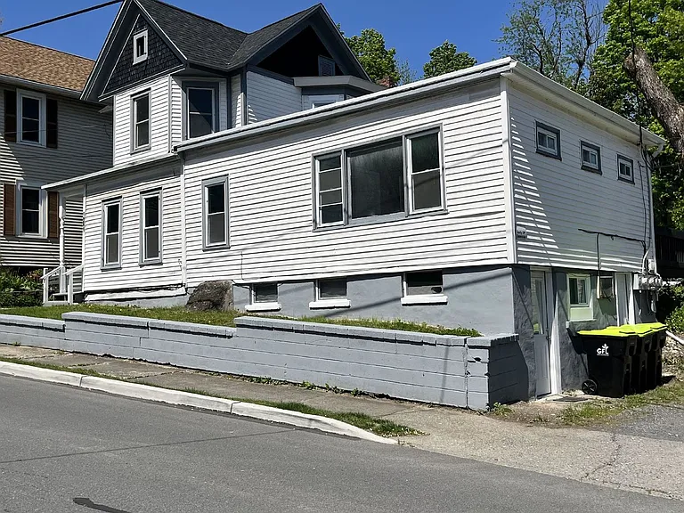 412 N 8th St — Photo 8