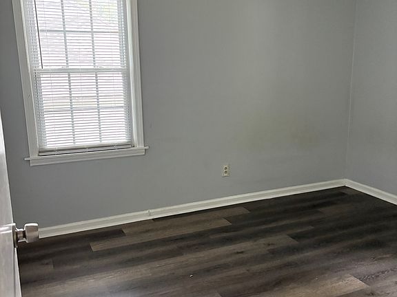 5th image of 1388 Bryan Ave