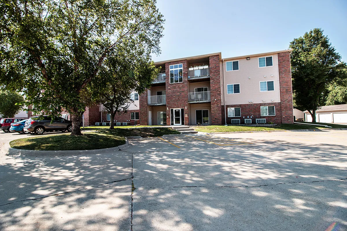 Building Photo - Deerfield Apartments
