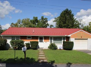 33 Elm Dr, Lewistown, PA 17044