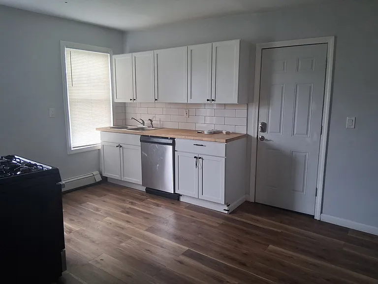 125 Knight St #3 — Photo 1