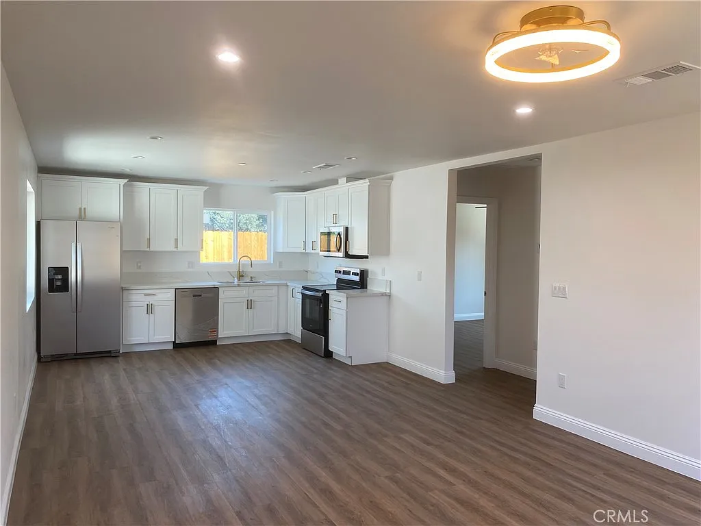 2 bed, 1000 sqft, $2,350 — Photo 1