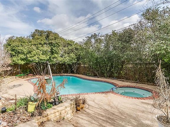 5th image of 8325 Clearbrook Dr