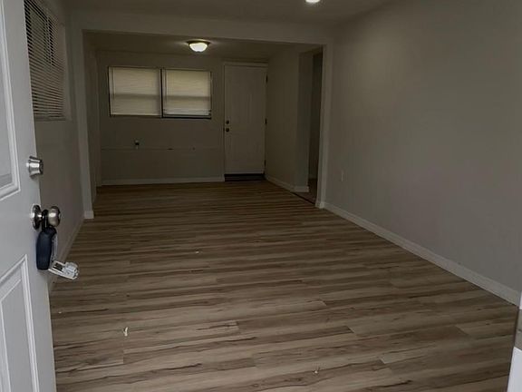 2nd image of 5327 Baycrest Rd