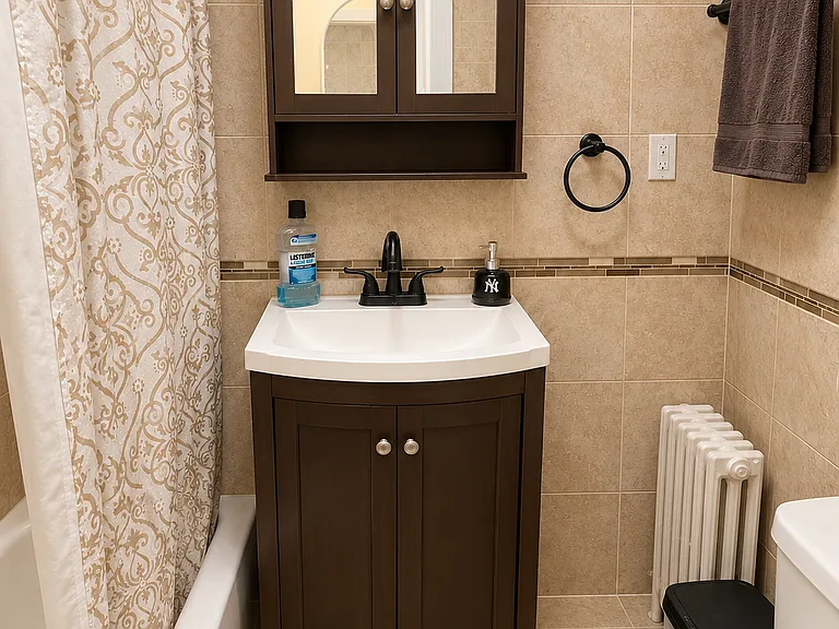 6090 Putnam Ave #2 — Photo 4
