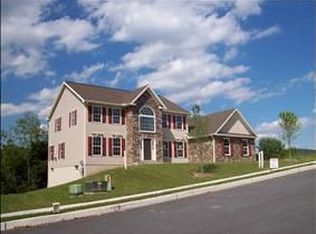 12 Cricket Slope Dr, Oley, PA 19547