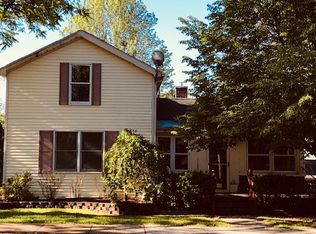 10234 Maple Rd, Hartland, MI 48353