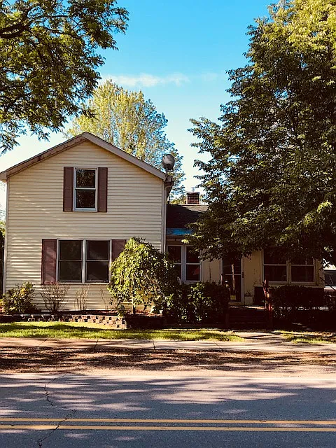 10234 Maple Rd photo 1