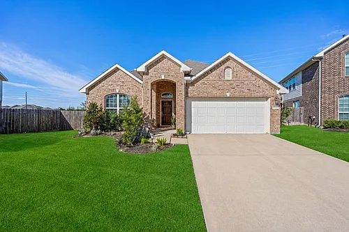 2503 Pines Pointe Dr Photo 1
