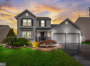 6 Tea Rose Ln, Hamilton, NJ 08620