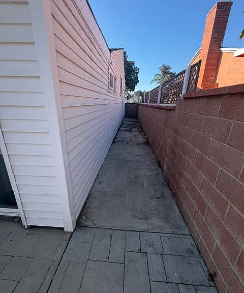 624 W Woodcrest Ave — Photo 3