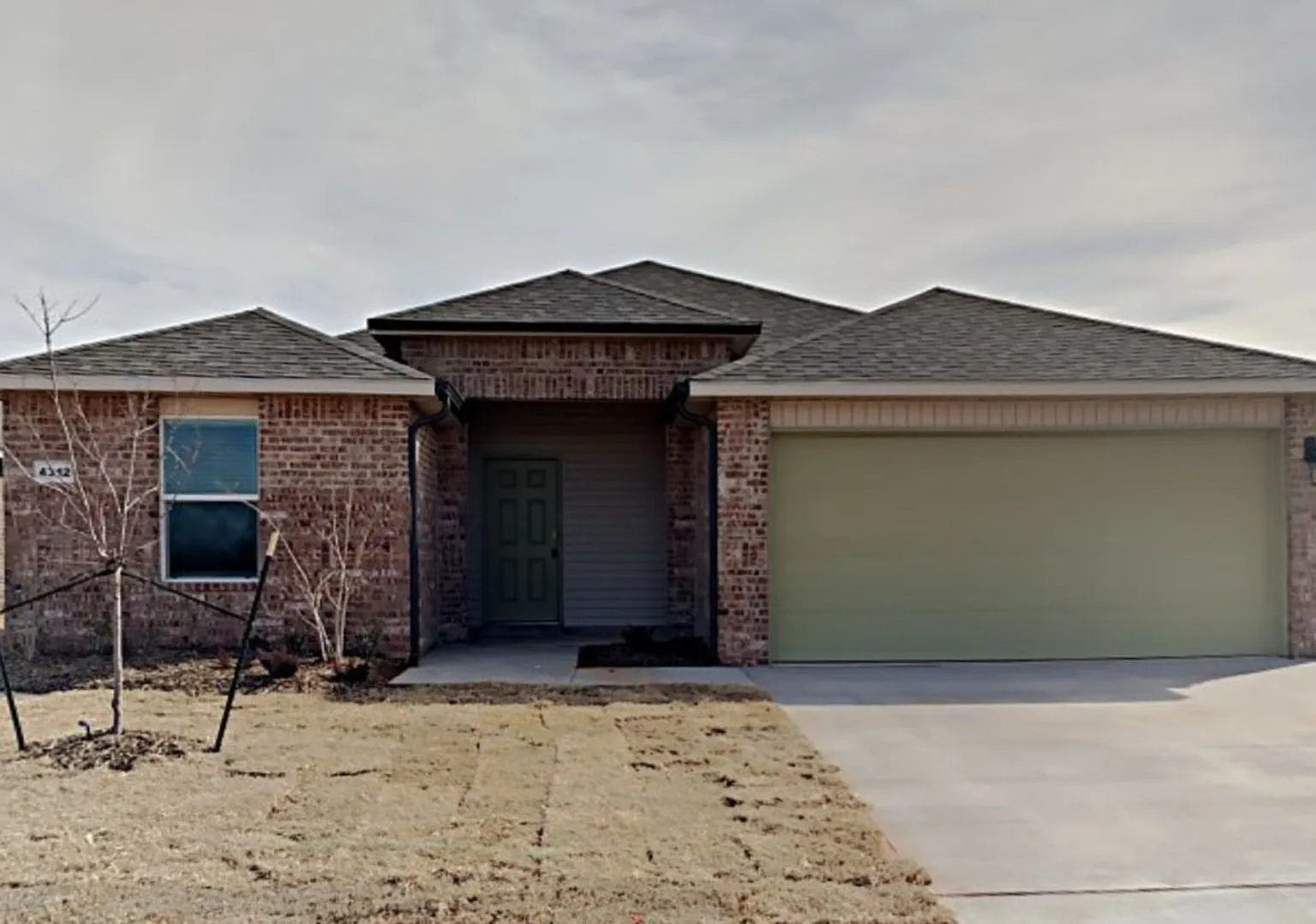 Beautiful Spacious 3 Bed 2 Bath Home in Mustang Schools — Photo 2