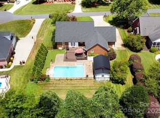 2914 Weatherfield Dr, Lincolnton, NC 28092