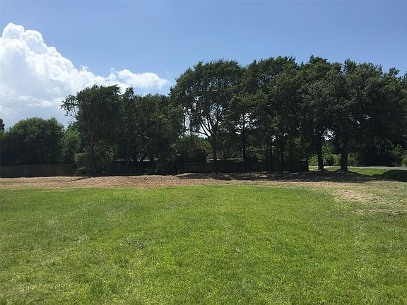 2nd image of Red Bluff Rd