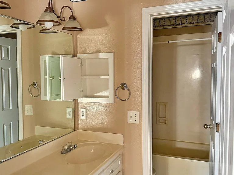 243 Stuttgart Cir — Photo 5