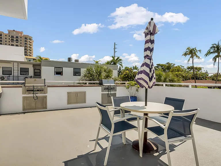 2200 NE 33rd Ave #10K — Photo 28