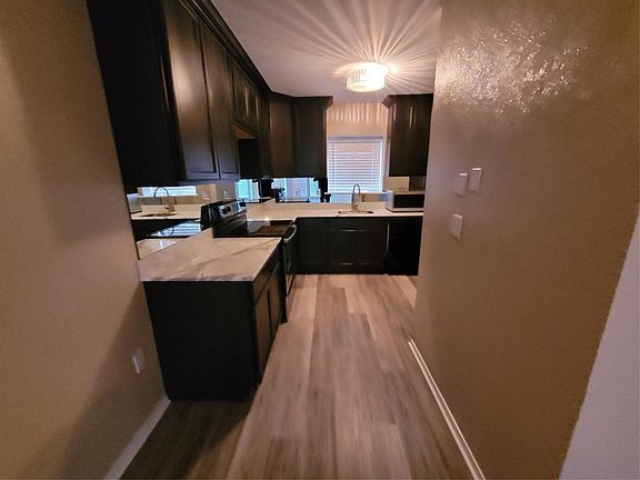 5th image of 15221 Berry Trl APT 901