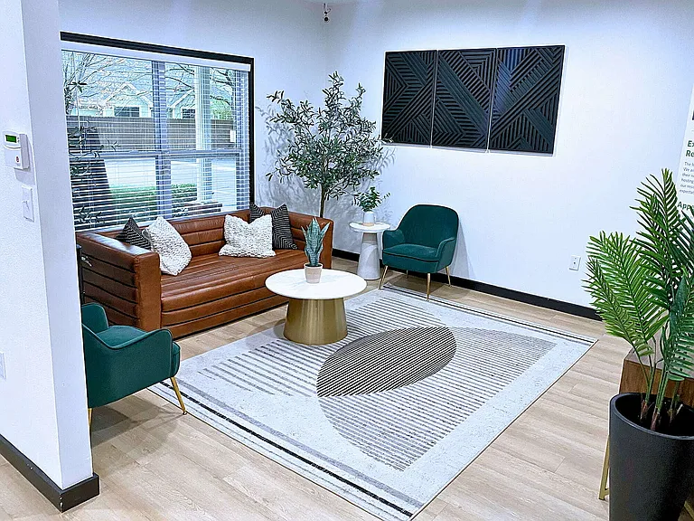 Leasing Office - Resident Lounge