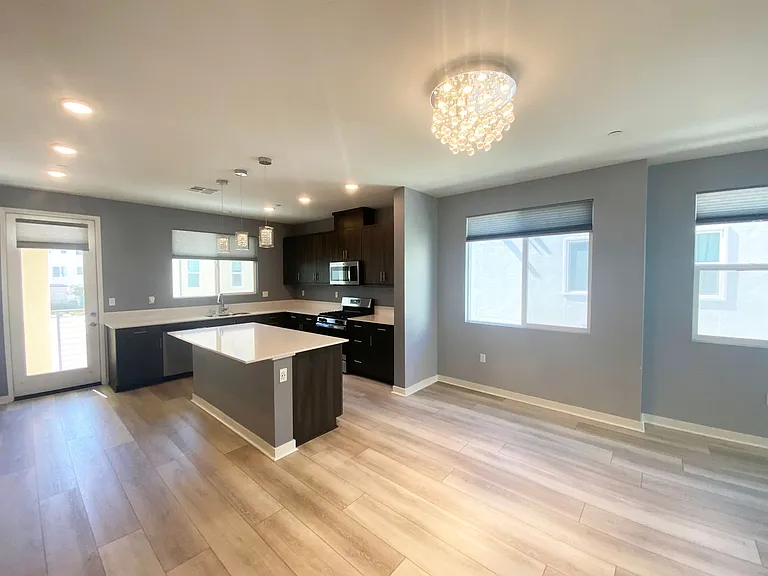 5460 Shorefront Dr #135 — Photo 9