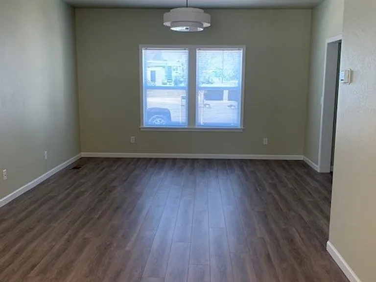 261 Willow Way — Photo 2