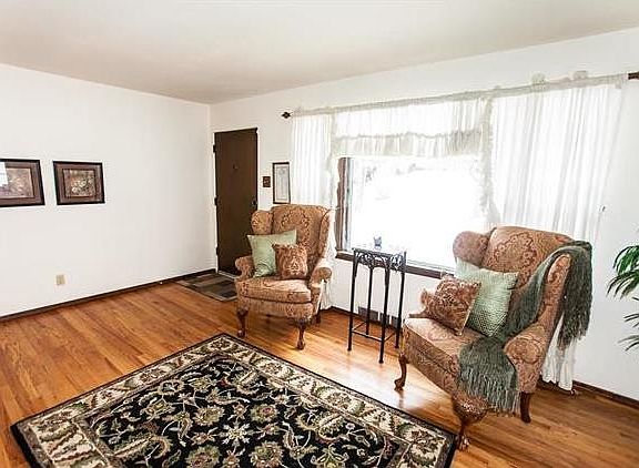 2nd image of 10111 Toelle Ln