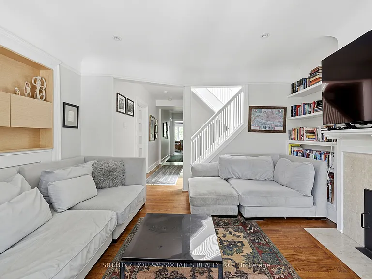 33 Albany Ave — Photo 23