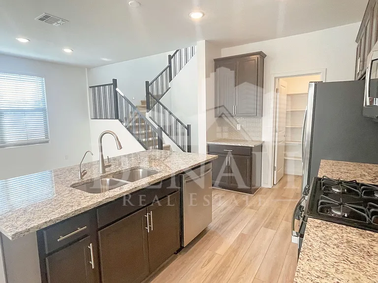 1365 W Bluejay Dr — Photo 9