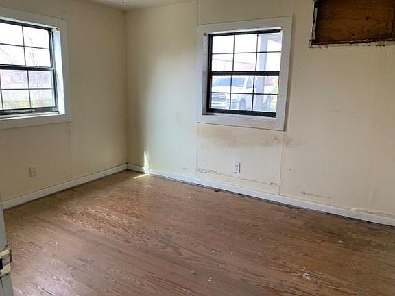 4th image of 503 W Washington Ave