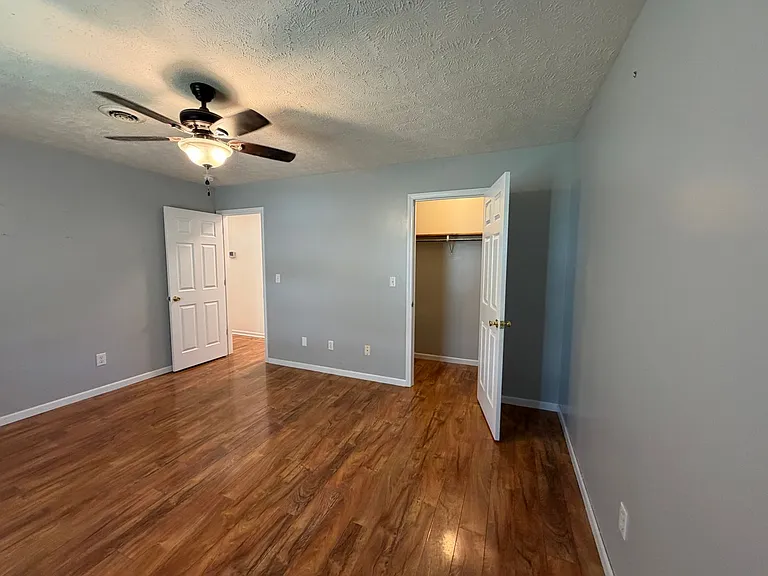 14615 Hobby Dr — Photo 17