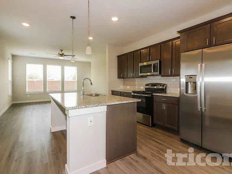 2431 Cohorn Trl — Photo 3