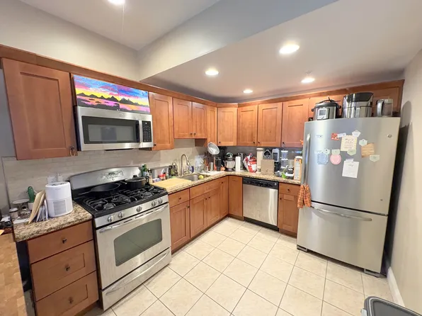914 Saratoga St, Boston, MA 02128