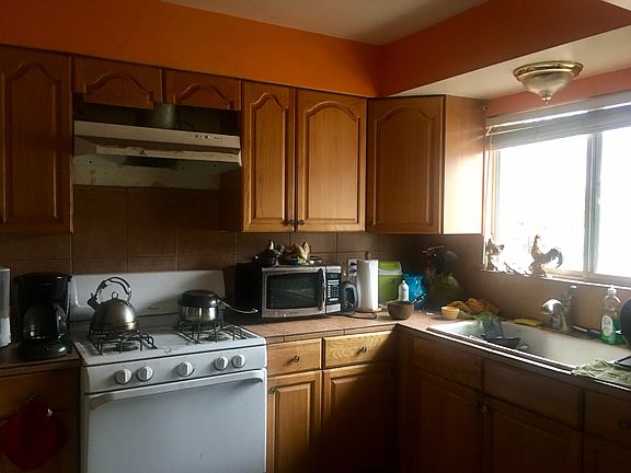 3rd image of 8492 Denver St