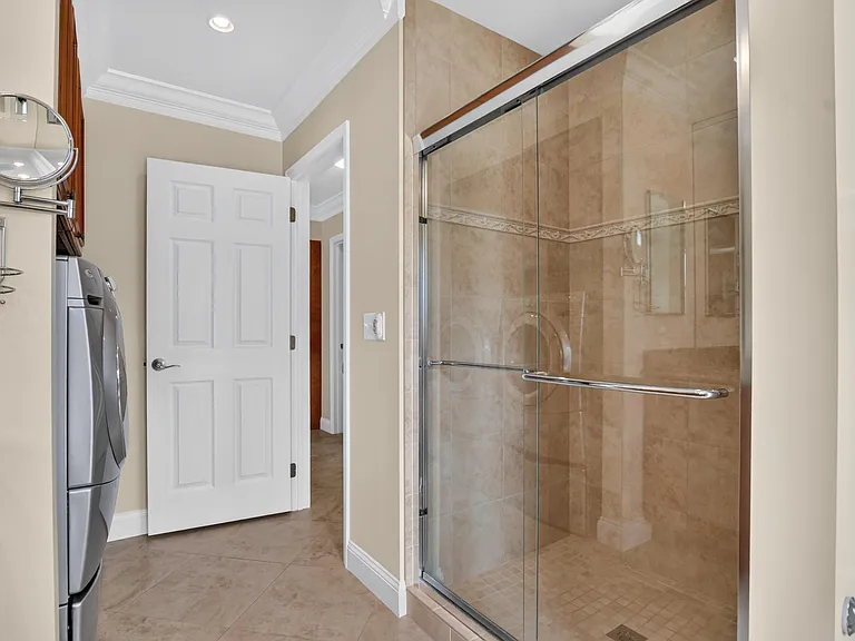 899 Granada Dr — Photo 25