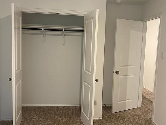 5th image of 210 Longbridge Dr