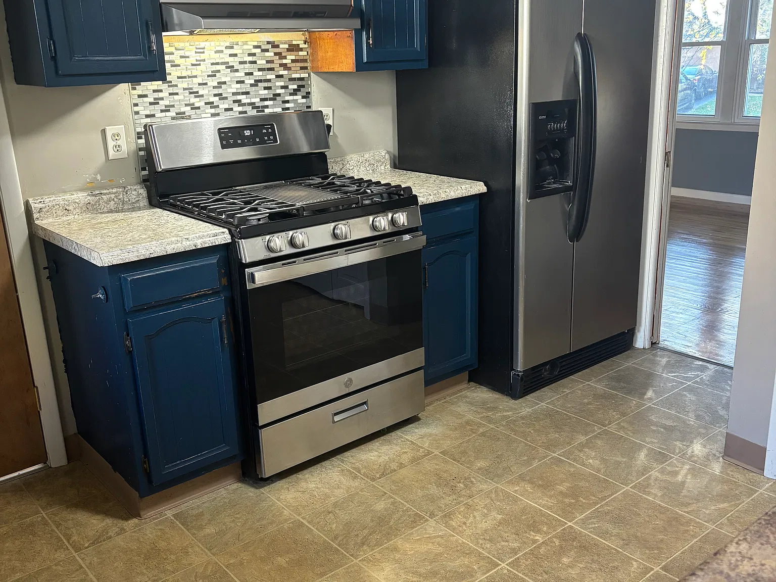 3 bed, 2100 sqft, $2,795 — Photo 3