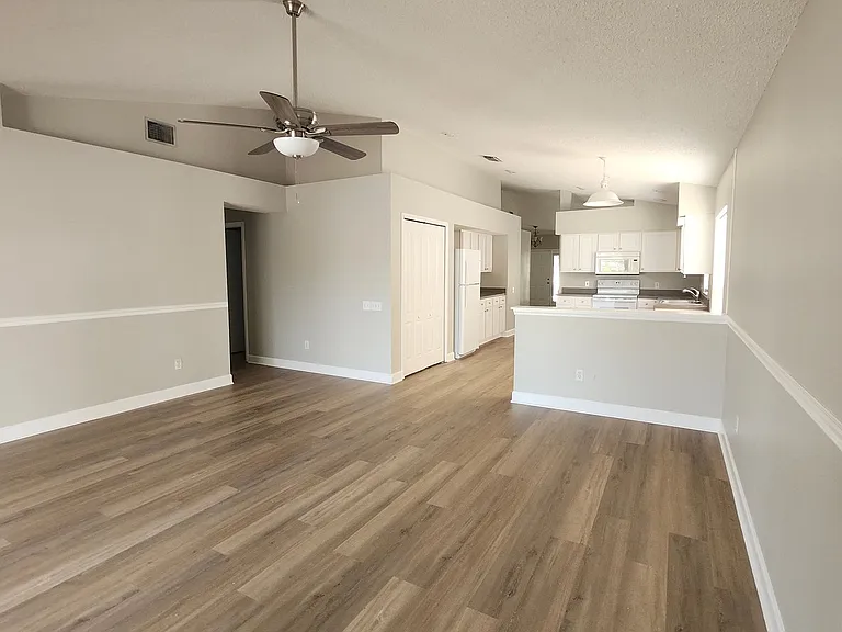 12507 Midpointe Dr — Photo 11