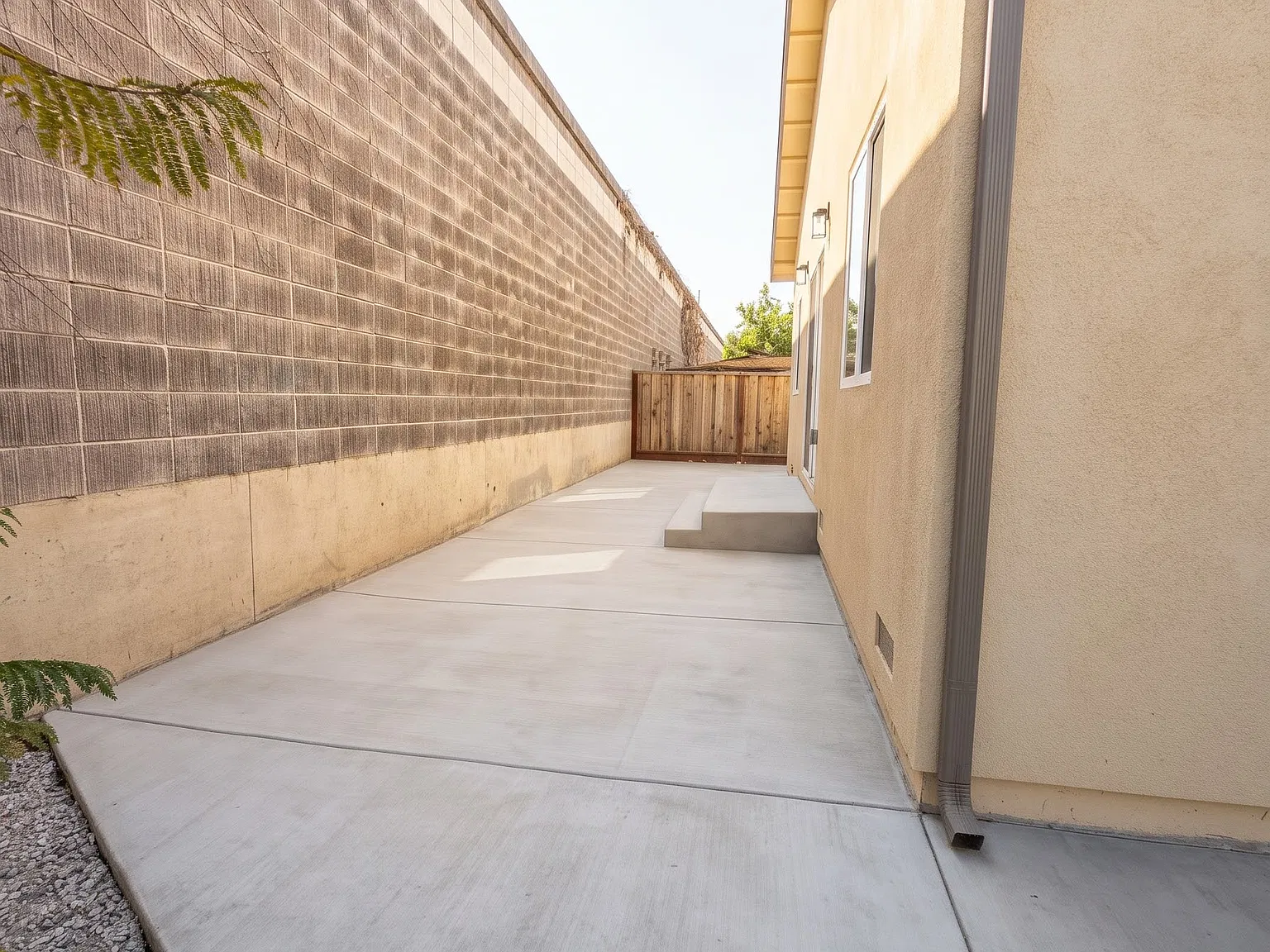 2 bed, 800 sqft, $3,000 — Photo 4