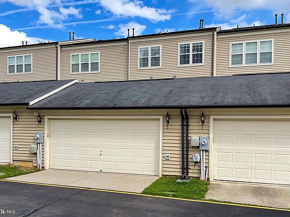 2nd image of 9306 Alvyn Lake Cir