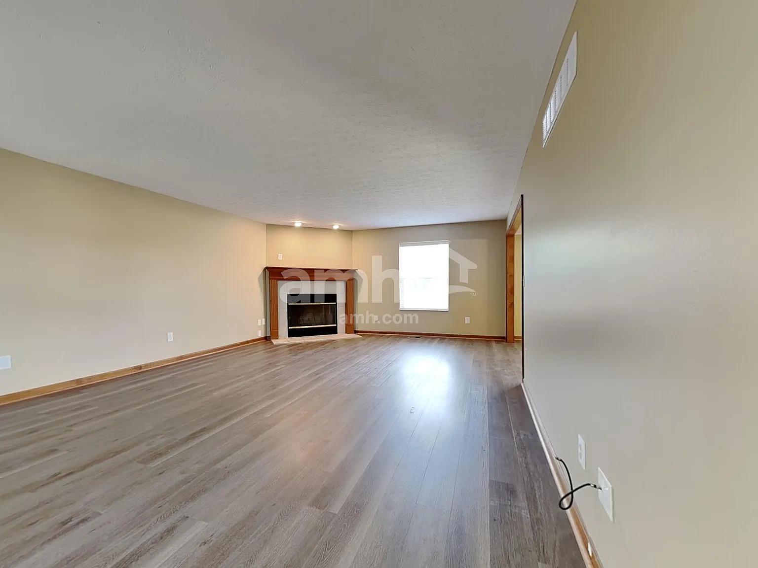 4 bed, 2.5 bath, 3049 sqft, $3,080 — Photo 4
