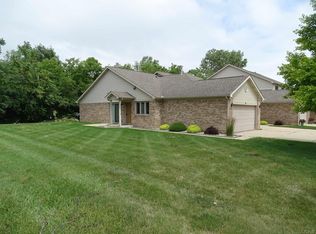 901 May Dr, Monroe, MI 48161