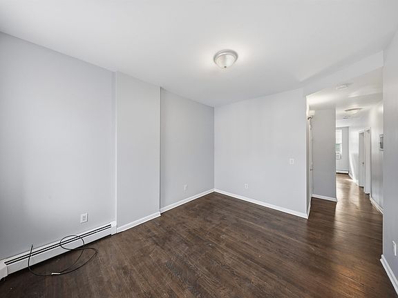 3rd image of 303 3rd St APT 3