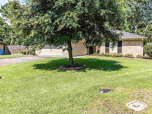 3rd image of 12715 Tanoak Dr