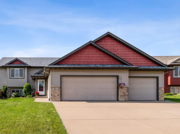 807 Fairchild Dr, River Falls, WI 54022